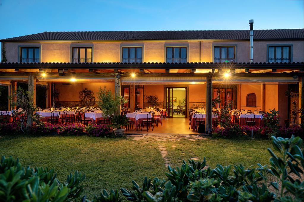 Agriturismo Biologico Corte Aragonese Санта-Мария-ди-Ликодия Экстерьер фото
